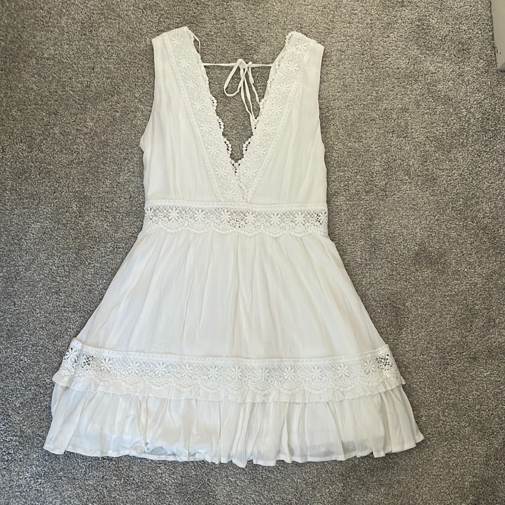 ⭐️⭐️ Never worn White Dress ✨✨